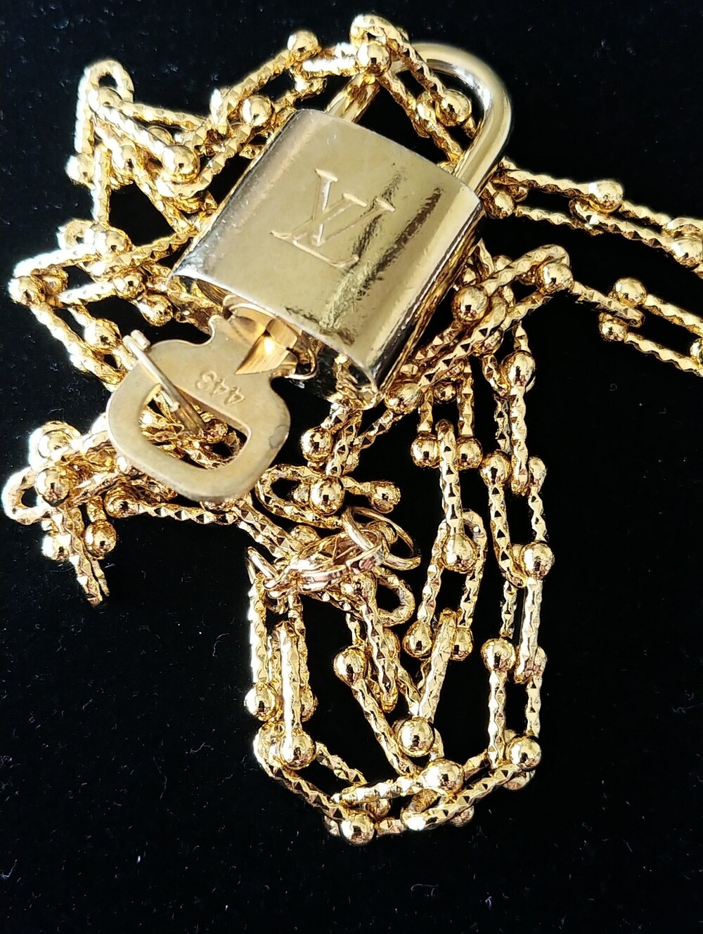 Louise Vuitton Necklace - Picture 7 of 8